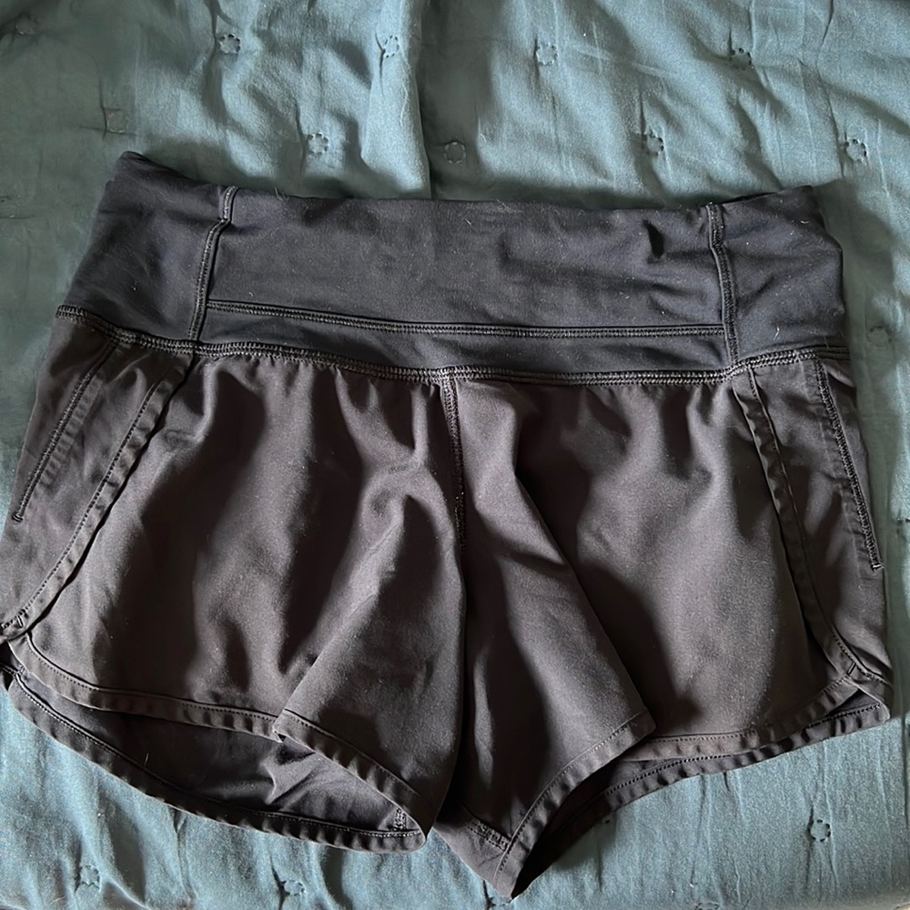LULULEMON size 4 shorts !
